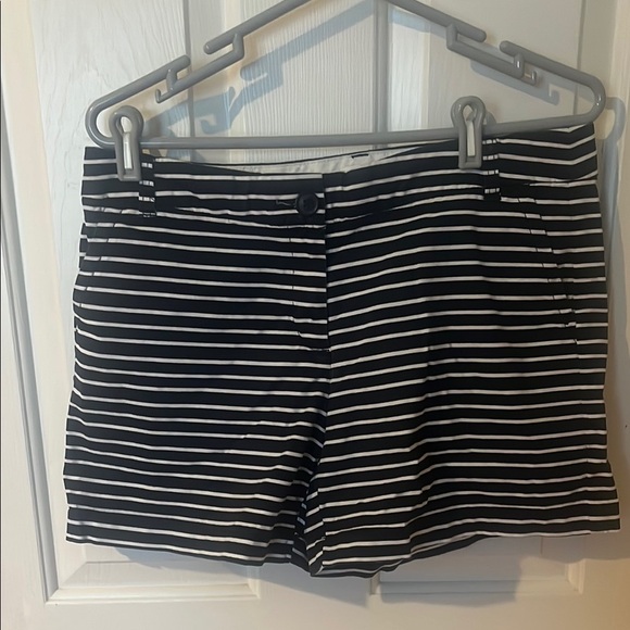 crown & Ivy Women's Navy and White Striped Shorts size 10 - Picture 1 of 7